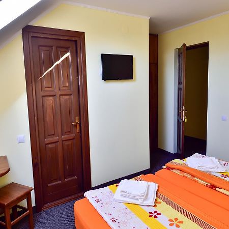 Gyongyvirag Panzio Bed & Breakfast Turia ภายนอก รูปภาพ
