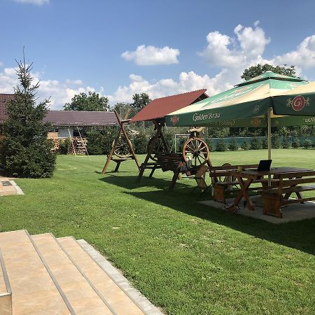 Gyongyvirag Panzio Bed & Breakfast Turia ภายนอก รูปภาพ