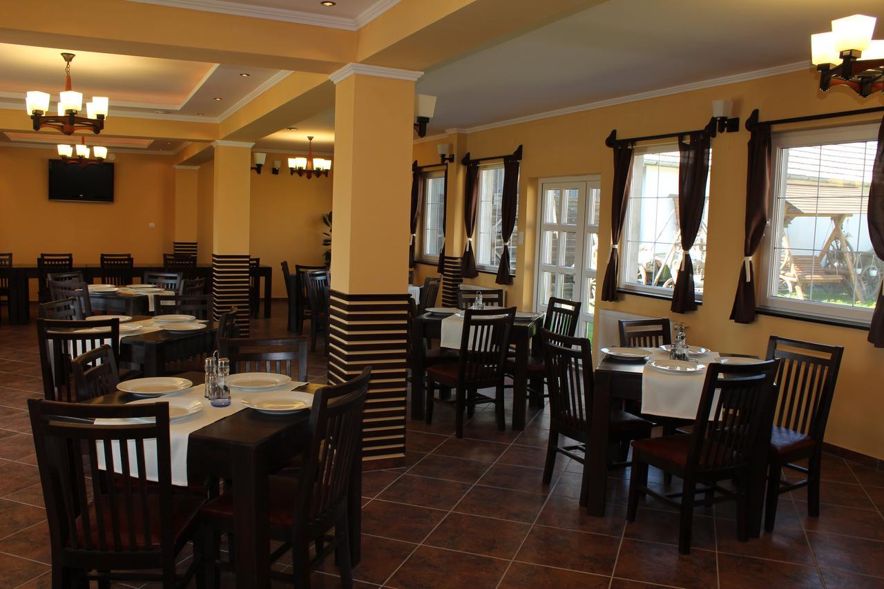 Gyongyvirag Panzio Bed & Breakfast Turia ภายนอก รูปภาพ