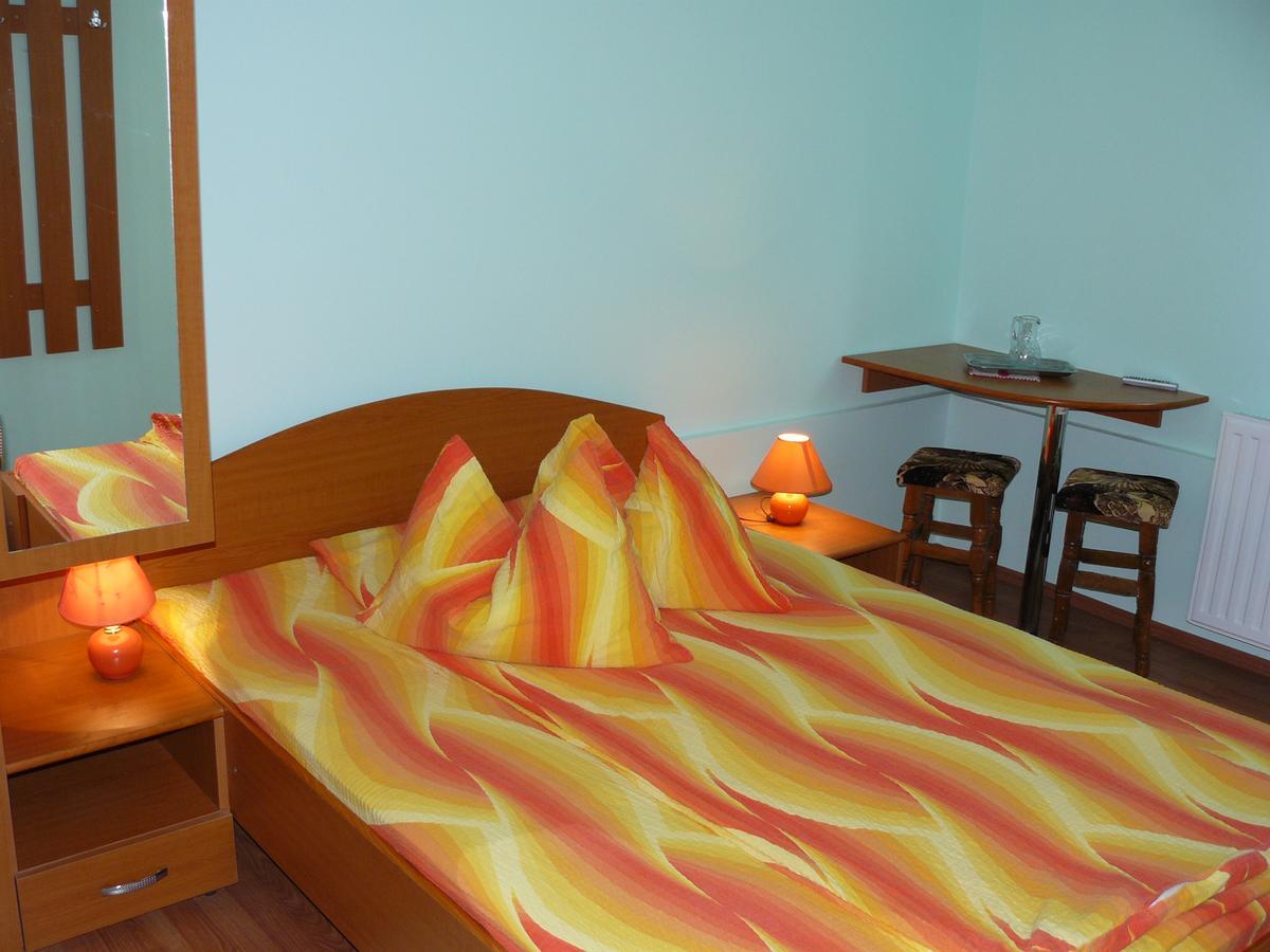 Gyongyvirag Panzio Bed & Breakfast Turia ภายนอก รูปภาพ