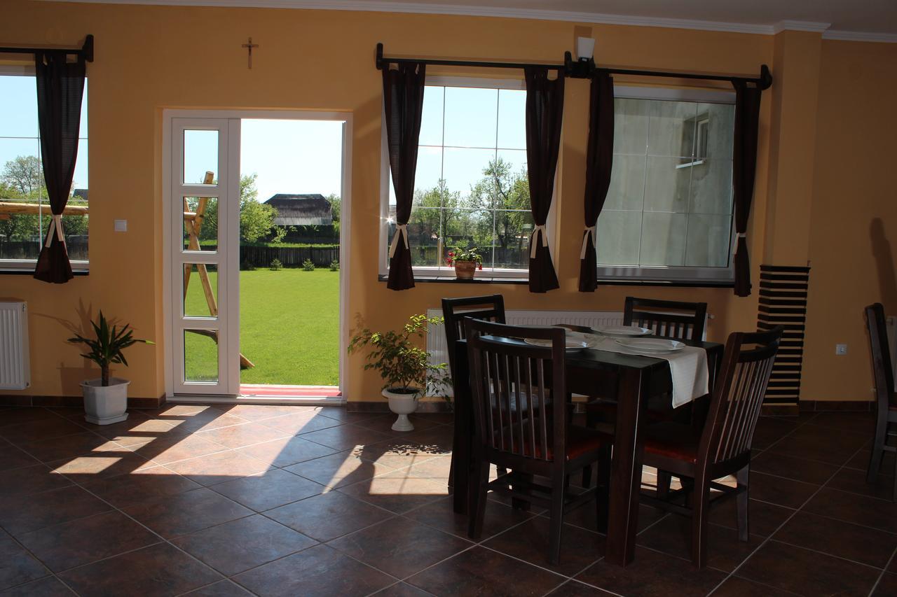 Gyongyvirag Panzio Bed & Breakfast Turia ภายนอก รูปภาพ