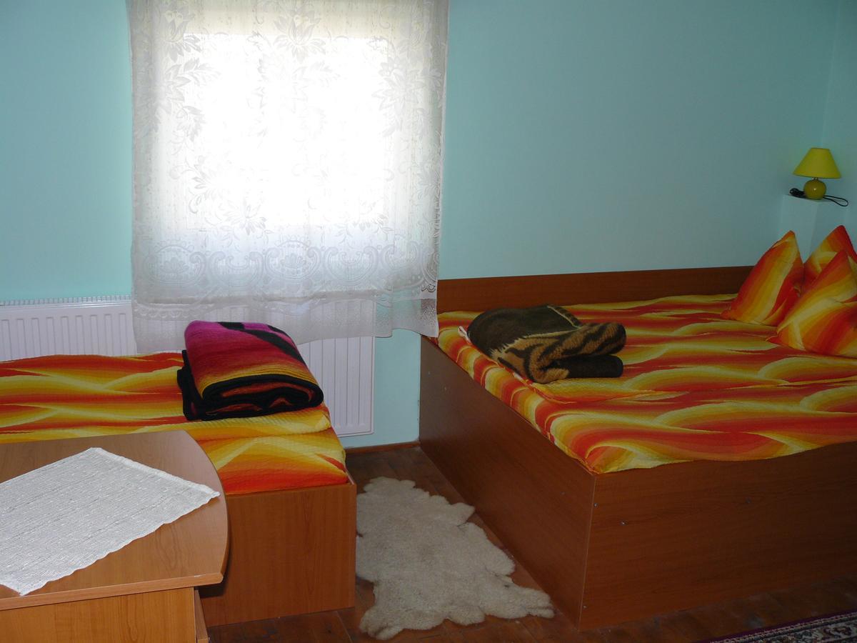 Gyongyvirag Panzio Bed & Breakfast Turia ภายนอก รูปภาพ