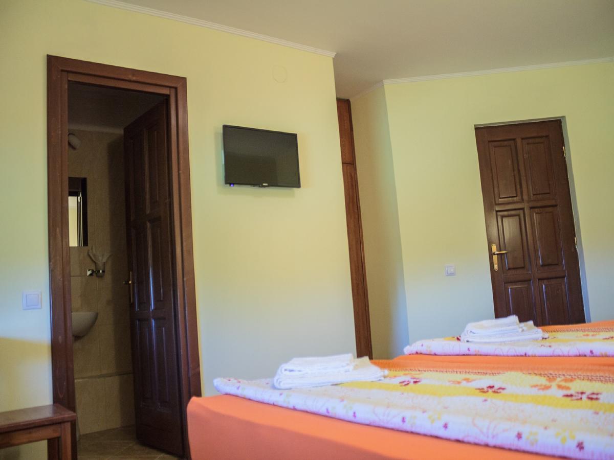 Gyongyvirag Panzio Bed & Breakfast Turia ภายนอก รูปภาพ