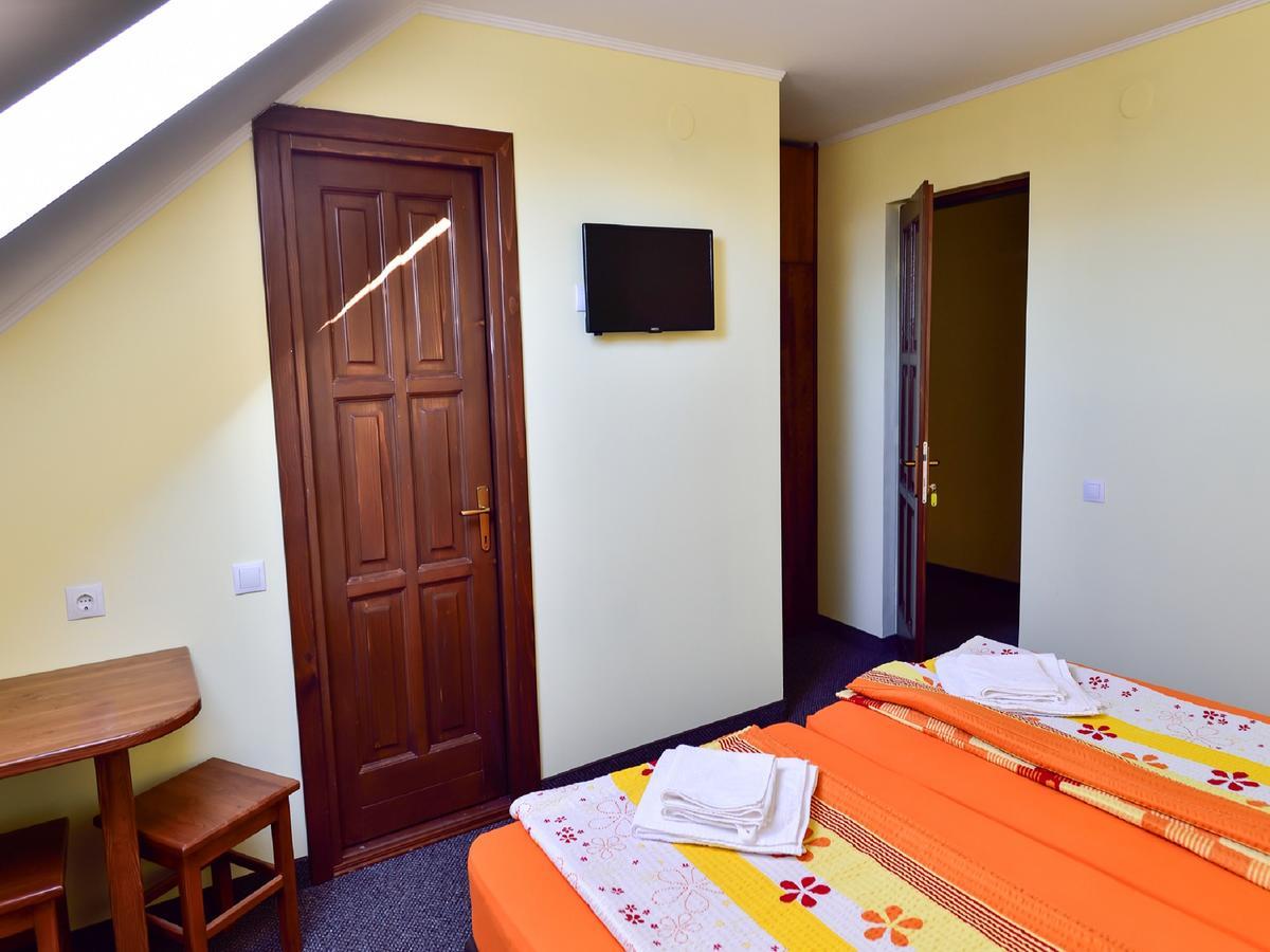Gyongyvirag Panzio Bed & Breakfast Turia ภายนอก รูปภาพ